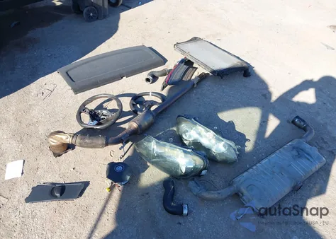 2010 Volkswagen Gti 2-Door z USA, uszkodzony, nr VIN WVWED7AJ2AW204811